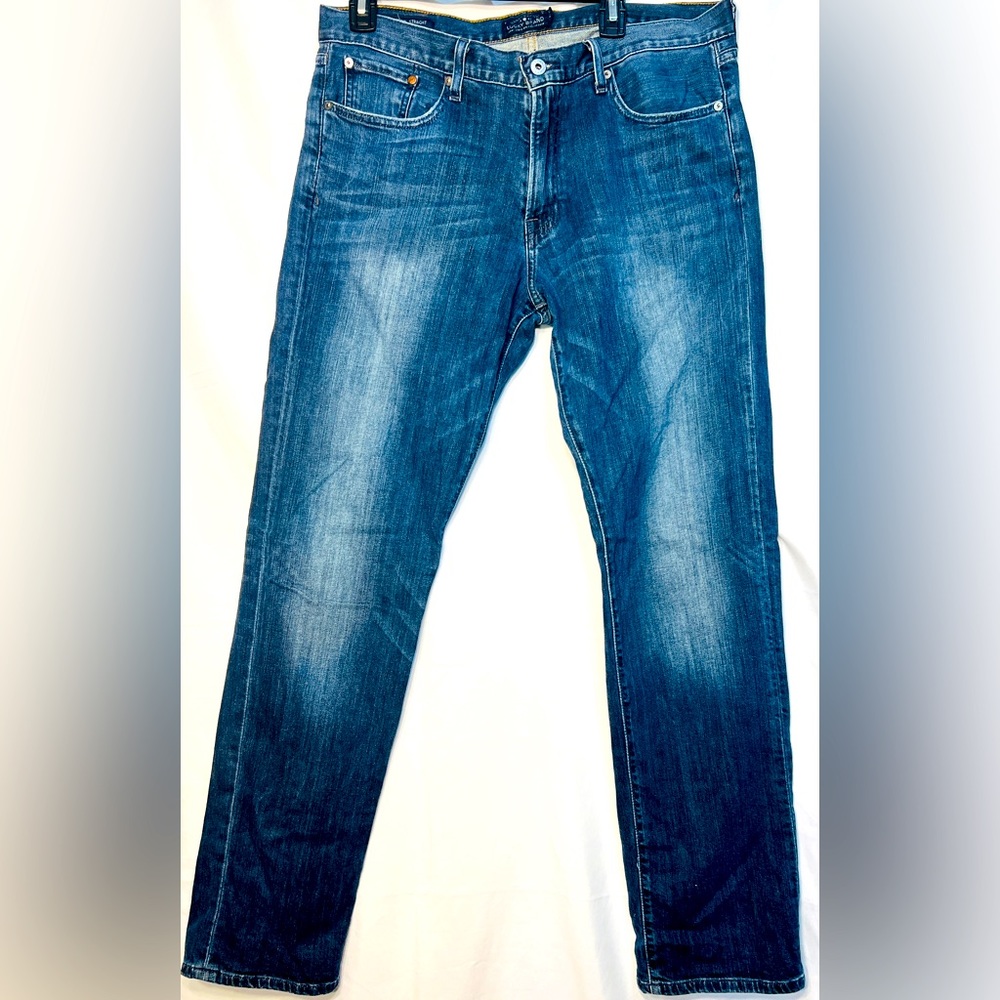 Lucky Brand 221 Original Straight Men’s Blue Jeans Size 34W X 32L.
